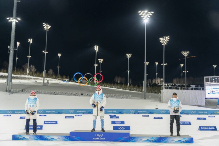 Das Podium: Jens Luraas Oftebro (NOR), Joergen Graabak (NOR), Akito Watabe (JPN), (l-r)