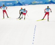 Der Einlauf auf die Zielgerade: Jens Luraas Oftebro (NOR), Manuel Faißt (GER), Akito Watabe (JPN), Joergen Graabak (NOR) (l-r).