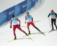Das zwischenzeitliche Führungstrio: Jarl Magnus Riiber (NOR), Johannes Lamparter (AUT), Manuel Faisst (GER), (l-r)