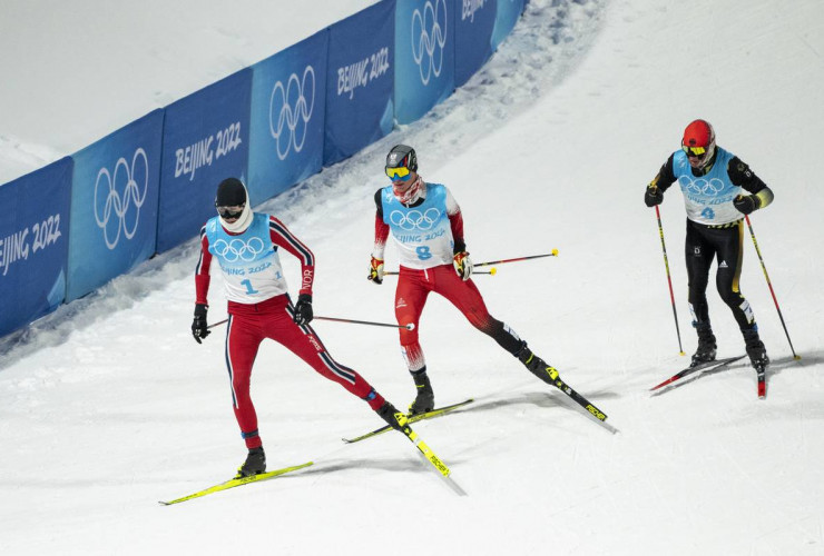 Das zwischenzeitliche Führungstrio: Jarl Magnus Riiber (NOR), Johannes Lamparter (AUT), Manuel Faisst (GER), (l-r)