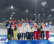 Glückliche Gesichter auf dem Podium
