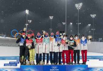 Glückliche Gesichter auf dem Podium