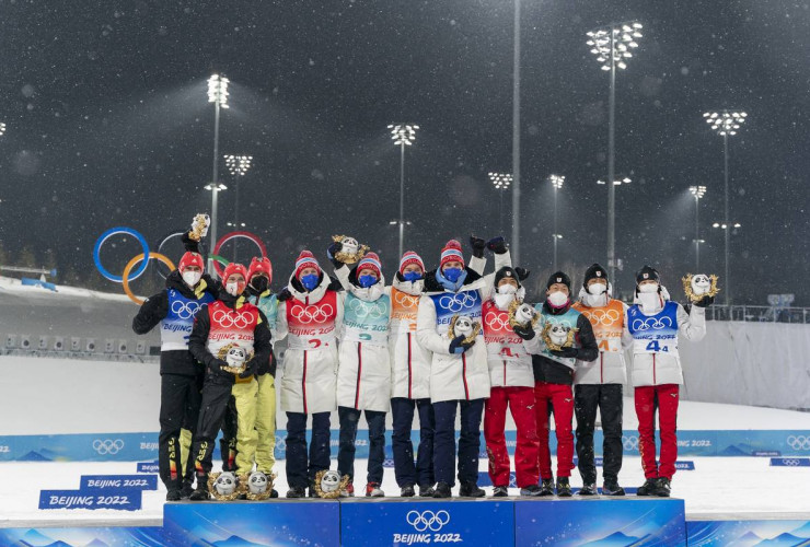 Glückliche Gesichter auf dem Podium