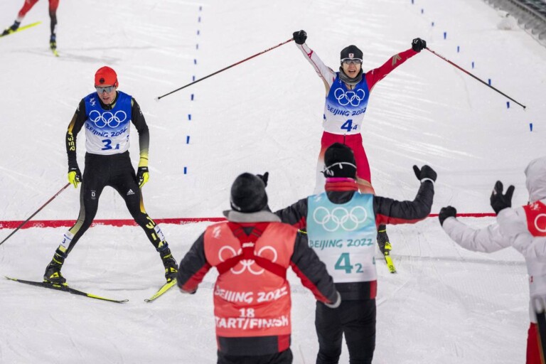 Japan freut sich über die erste Teammedaille seit 1994.