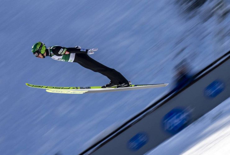 Für Lokalmatador Ilkka Herola war die Chance aufs Podium nach dem Sprung dahin.