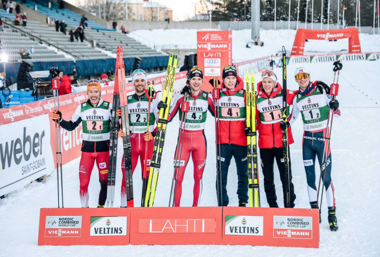 Glücklcihe Gewinner: Franz-Josef Rehrl (AUT), Lukas Greiderer (AUT), Joergen Graabak (NOR), Jens Oftebro (NOR), Espen Andersen (NOR), Espen Bjoernstad (NOR), (l-r).