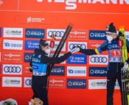 Jens Luraas Oftebro (r) versuchte Schützenhilfe für Riiber zu leisten.