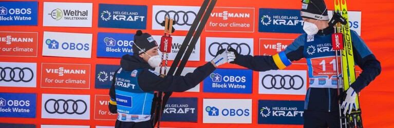 Jens Luraas Oftebro (r) versuchte Schützenhilfe für Riiber zu leisten.