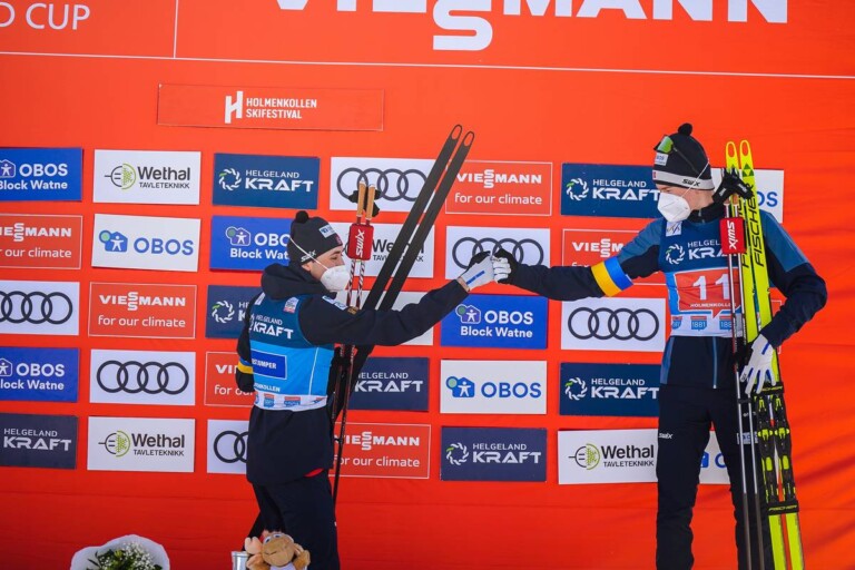 Jens Luraas Oftebro (r) versuchte Schützenhilfe für Riiber zu leisten.