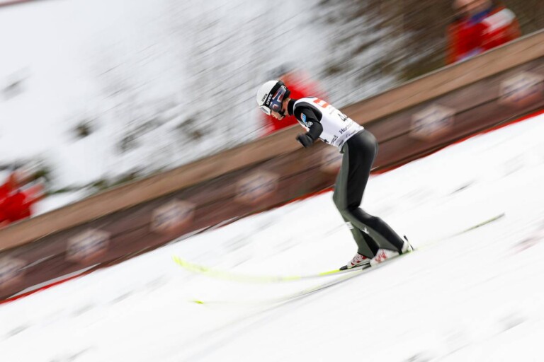 Joergen Graabak war mit seinem Sprung nicht ganz zufrieden.
