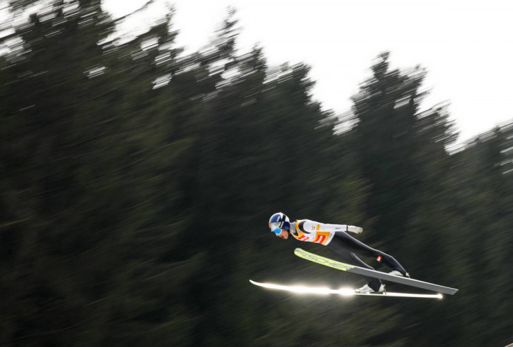 Johannes Lamparter fliegt auf Zwischenrang sechs.