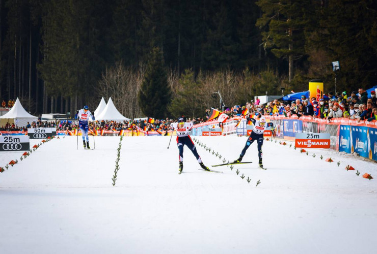 Zielsprint zwischen Joergen Graabak und Vinzenz Geiger, mit dem besseren Ende für den Norweger.