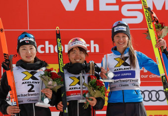 Das Damen-Podium: Haruka Kasai (JPN), Anju Nakamura (JPN), Annika Sieff (ITA), (l-r).