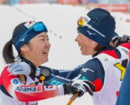 Haruka Kasia und Anju Nakamura feiern einen Doppelsieg in Schonach.