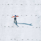 Tereza Koldovska aus Tschechien bei ihrem Sprung auf der Langenwaldschanze.