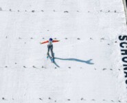 Tereza Koldovska aus Tschechien bei ihrem Sprung auf der Langenwaldschanze.