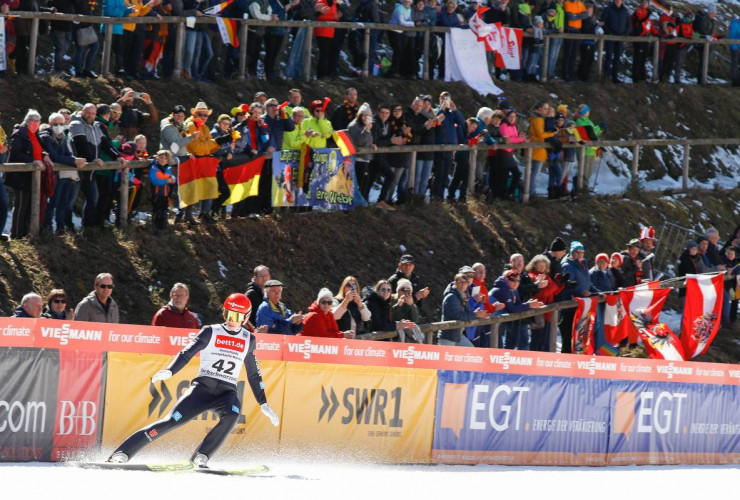 Eric Frenzel vor seinem Fanclub