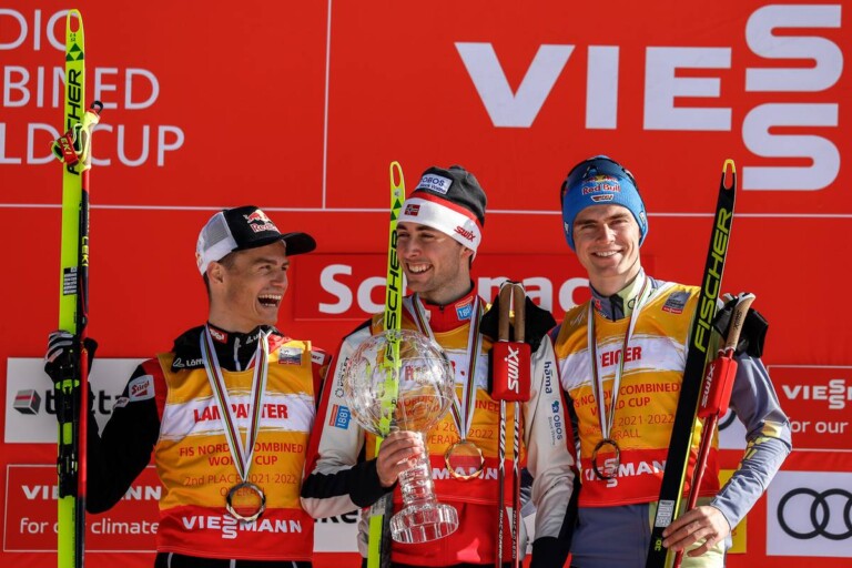 Die Top 3 der Herren: Johannes Lamparter (AUT), Jarl Magnus Riiber (NOR), Vinzenz Geiger (GER), (l-r)