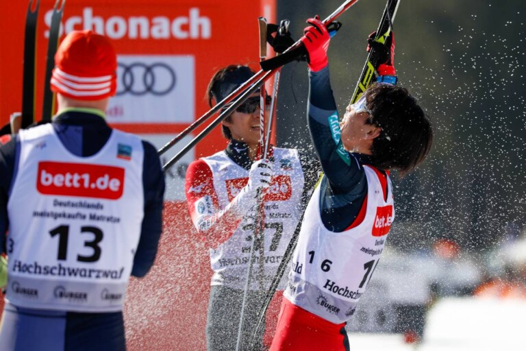 Sektdusche für Hideaki Nagai