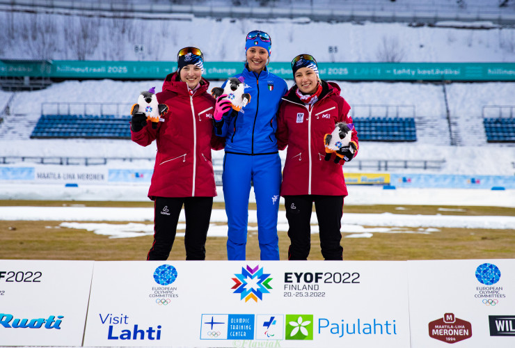 Die Medaillengewinnerinnen im Einzel: Lisa Hirner (AUT), Annika Sieff (ITA), Annalena Slamik (AUT) (l-r)