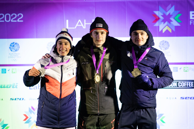 Die Medaillengewinner im Einzel der Jungen: Jiri Konvalinka (CZE), Eidar Johan Stroem (NOR), Marco Heinis (FRA)