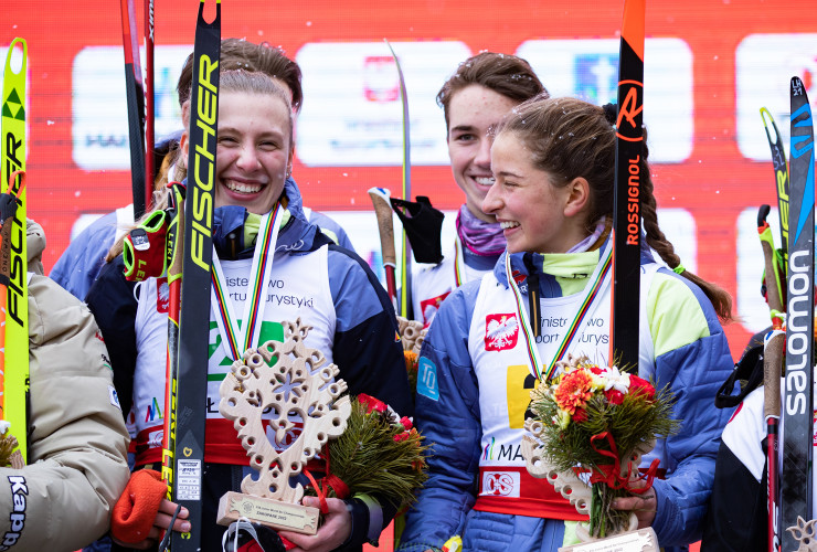 Das siegreiche deutsche Mixed Team: Jenny Nowak und Nathalie Armbruster (vorne, l-r), hinten Simon Mach (verdeckt) und Tristan Sommerfeldt
