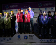 Die Sieger des Mixed Team Wettbewerbs: Cindy Haasch (GER), Tristan Sommerfeldt (GER), Magdalena Burger (GER), Benedikt Graebert (GER), Lisa Hirner (AUT), Severin Reiter (AUT), Annalena Slamik (AUT), Samuel Lev (AUT), Stefabo Radovan (ITA), Annika Sieff (ITA), Iacopo Bortolas (ITA), Greta Pinzani (ITA)