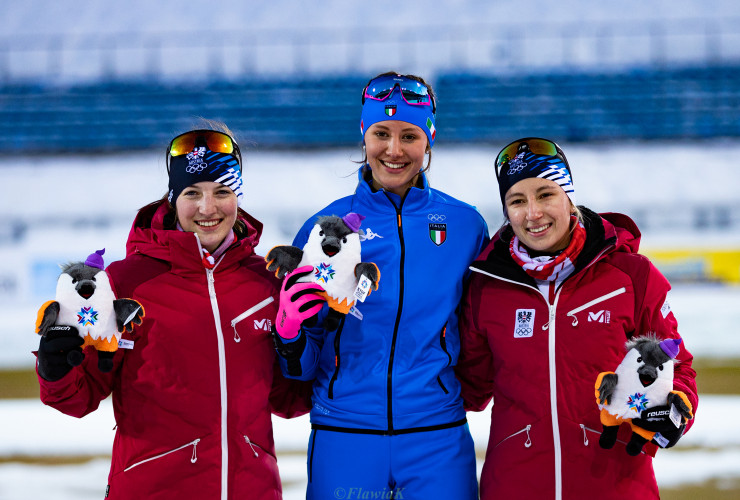 Die Medaillengewinnerinnen im Einzel: Lisa Hirner (AUT), Annika Sieff (ITA), Annalena Slamik (AUT) (l-r)