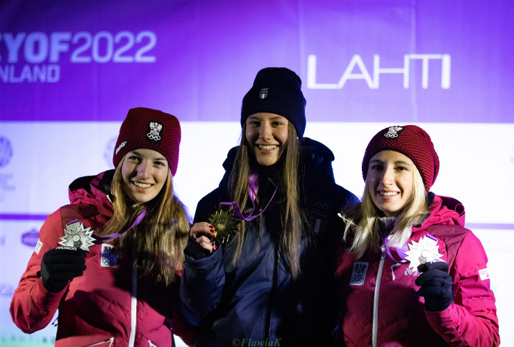 Die Medaillengewinnerinnen im Einzel: Lisa Hirner (AUT), Annika Sieff (ITA), Annalena Slamik (AUT) (l-r)