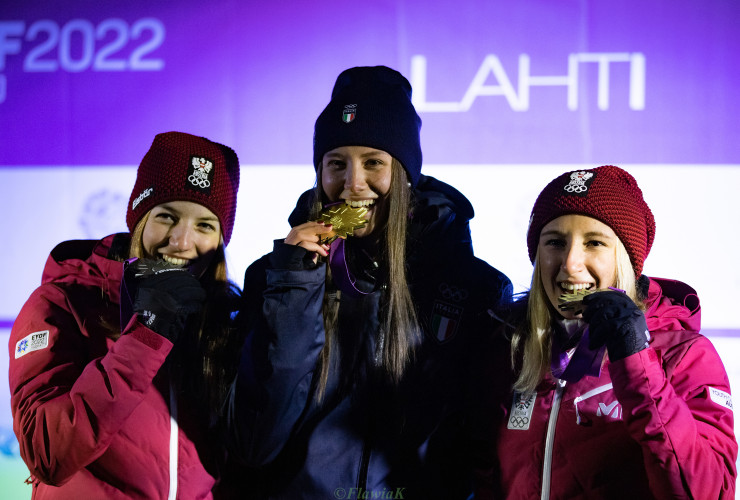 Die Medaillengewinnerinnen im Einzel: Lisa Hirner (AUT), Annika Sieff (ITA), Annalena Slamik (AUT) (l-r)