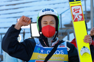 Mario Seidl gewinnt den Sprunglauf.