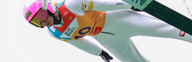 Annalena Slamik (AUT) musste nach dem Sprung aufgeben.