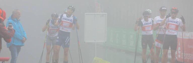 Die Wolken hingen tief auf dem Fichtelberg: Samuel Costa (ITA) und Julian Schmid (GER) (l-r) am Start.