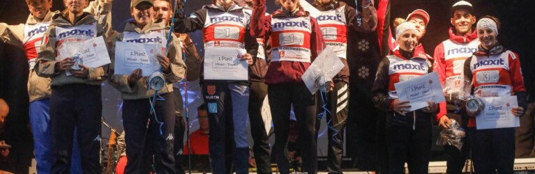 Das Podium: Samuel Costa (ITA), Annika Sieff (ITA), Daniela Dejori (ITA), Domenico Mariotti (ITA), Jenny Nowak (GER), Julian Schmid (GER), Nathalie Armbruster (GER), Johannes Rydzek (GER), Lisa Hirner (AUT), Martin Fritz (AUT), Philipp Orter (AUT), Annalena Slamik (AUT), (l-r).
