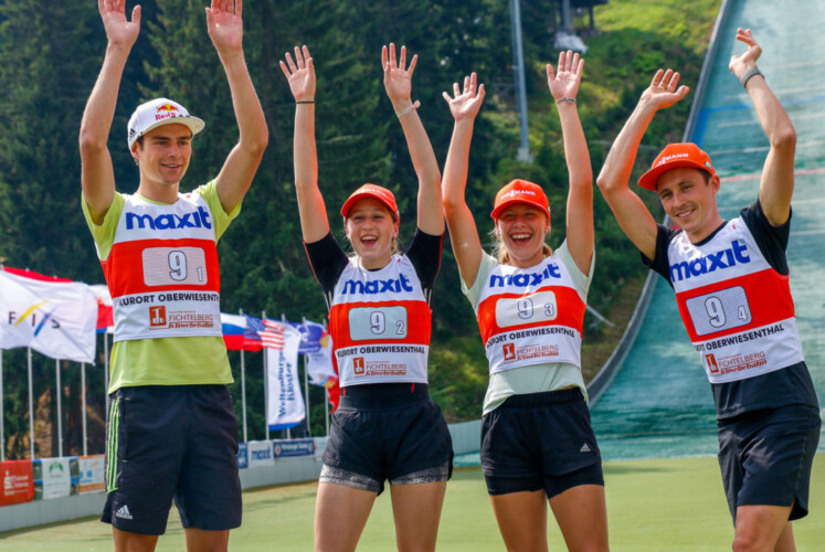 Das deutsche Mixed Team beim Sommer Grand Prix 2019 in Oberwiesenthal: Vinzenz Geiger, Maria Gerboth, Jenny Nowak, Eric Frenzel (l-r).