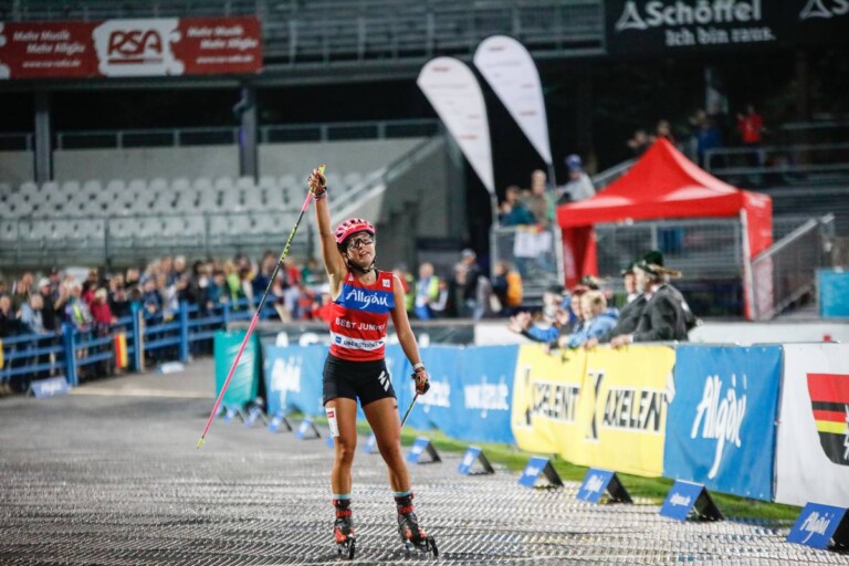 Nathalie Armbruster (GER) freut sich über Platz drei.