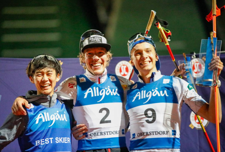 Strahlende Gesichter auf dem Podium: Ryota Yamamoto (JPN), Franz-Josef Rehrl (AUT), Eero Hirvonen (FIN), (l-r).