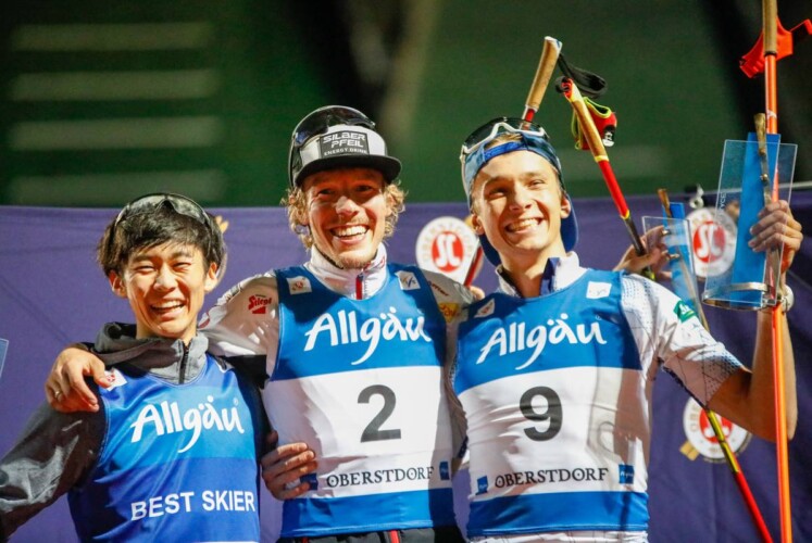 Strahlende Gesichter auf dem Podium: Ryota Yamamoto (JPN), Franz-Josef Rehrl (AUT), Eero Hirvonen (FIN), (l-r).