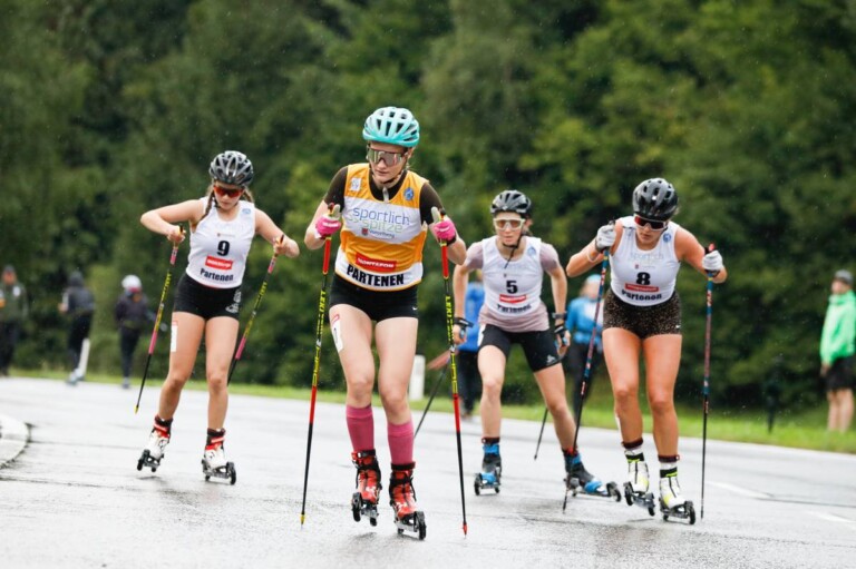 Die Verfolgerinnen: Minja Korhonen (FIN), Ema Volavsek (SLO), Lena Brocard (FRA), Daniela Dejori (ITA), (l-r)