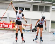 Silva Verbic (SLO) im Zielsprint mit Maria Gerboth (GER), (l-r)