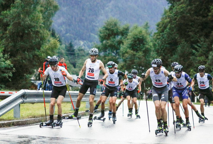 Ein großes Verfolgerfeld: Stefan Rettenegger (AUT), Eero Hirvonen (FIN), Fabian Riessle (GER), Joergen Graabak (NOR), Samuel Costa (ITA), (l-r)