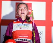 Strahlende Siegerin: Nathalie Armbruster (GER) nach ihrem ersten Grand Prix-Sieg
