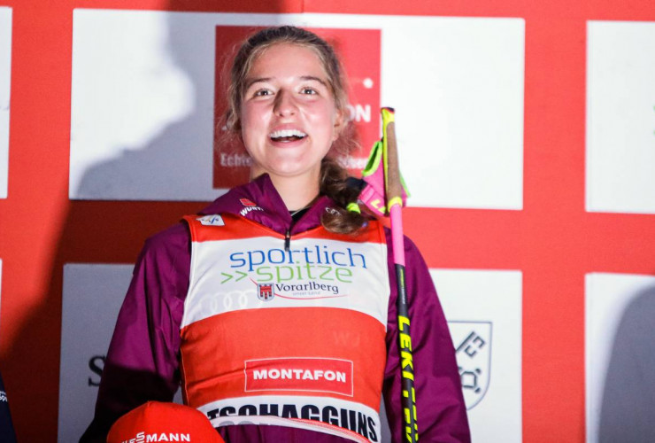 Strahlende Siegerin: Nathalie Armbruster (GER) nach ihrem ersten Grand Prix-Sieg