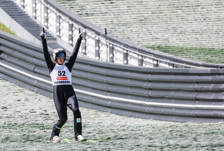 Laurent Muhlethaler (FRA) ist der Sieger des Springens bei den Herren.