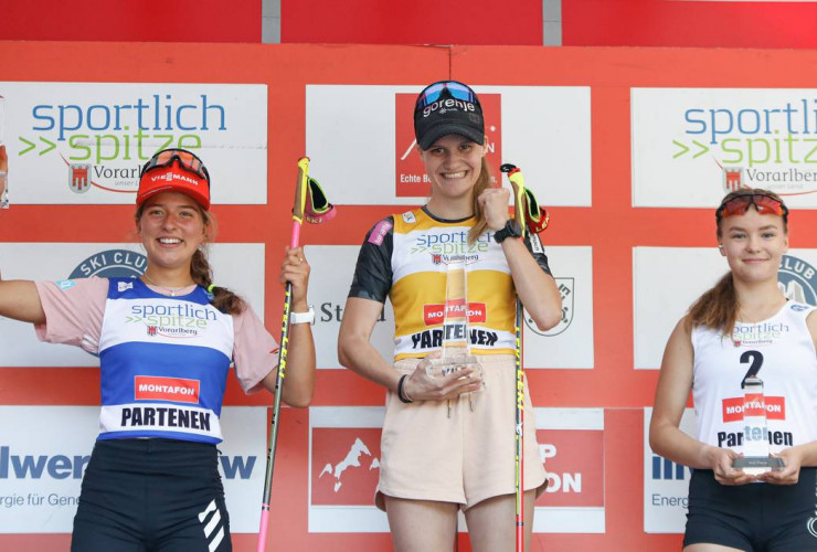 Die drei Siegerinnen der Gesamtwertung: Nathalie Armbruster (GER), Ema Volavsek (SLO), Minja Korhonen (FIN), (l-r)