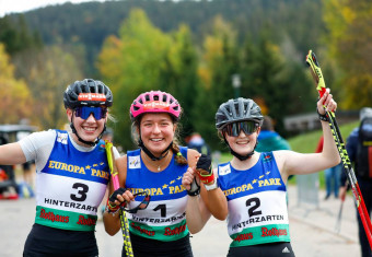 Strahlende Siegerinnen: Jenny Nowak (GER), Nathalie Armbuster (GER), Anne Haeckel (GER), (l-r)