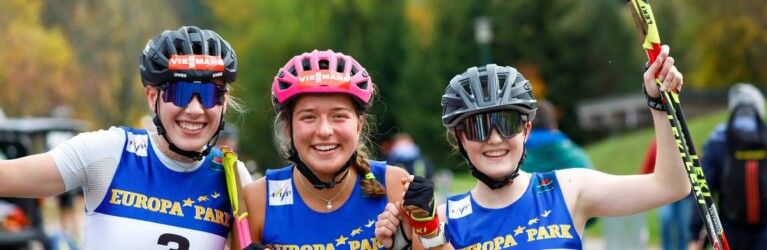 Strahlende Siegerinnen: Jenny Nowak (GER), Nathalie Armbuster (GER), Anne Haeckel (GER), (l-r)
