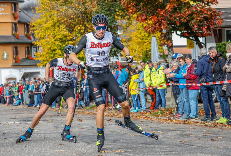 Terence Weber beim Lauf in der Ortsmitte Hinterzartens