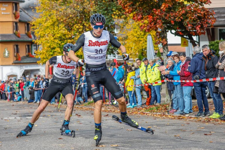 Terence Weber beim Lauf in der Ortsmitte Hinterzartens