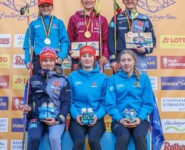 Die siegreichen Juniorinnen: Jenny Nowak (GER), Nathalie Armbuster (GER), Anne Haeckel (GER), Cindy Haasch (GER), Ronja Loh (GER), Trine Goepfert (GER), (l-r)